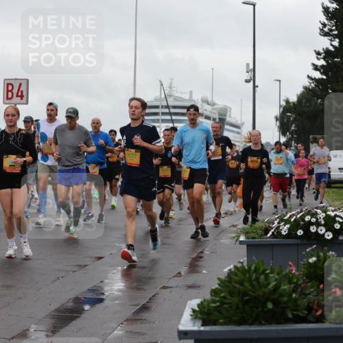13.09.2026 - Kiel Lauf Andreas Tolksdorf http://msf.ph/oto/10402560 13.09.2026 11:01:36 Kiellinie 257, 4, 4727, 3193, 4810 meine-sportfotos.de