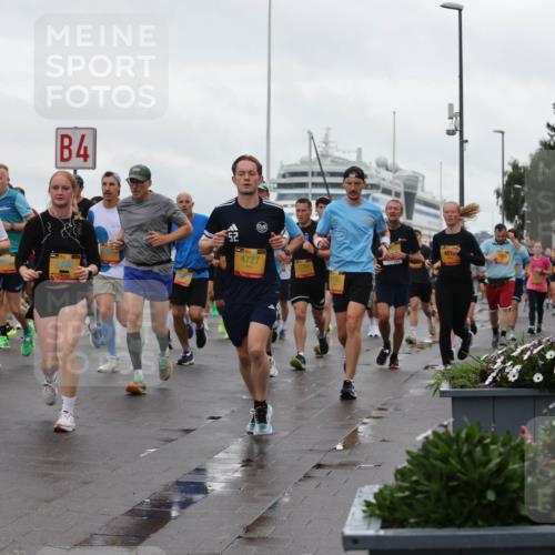 13.09.2026 - Kiel Lauf Andreas Tolksdorf http://msf.ph/oto/10402566 13.09.2026 11:01:36 Kiellinie 257, 4, 4727, 4816 meine-sportfotos.de