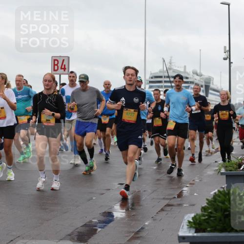 13.09.2026 - Kiel Lauf Andreas Tolksdorf http://msf.ph/oto/10402569 13.09.2026 11:01:36 Kiellinie 257, 4, 4727, 4810 meine-sportfotos.de