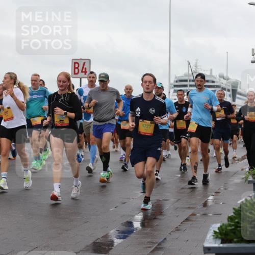 13.09.2026 - Kiel Lauf Andreas Tolksdorf http://msf.ph/oto/10402572 13.09.2026 11:01:36 Kiellinie 4, 4810, 12, 3193, 4727 meine-sportfotos.de