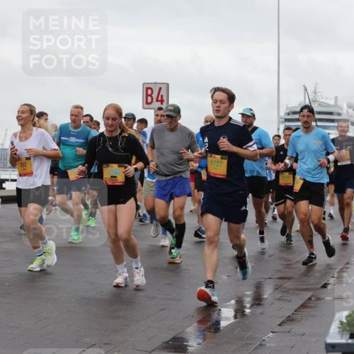 13.09.2026 - Kiel Lauf Andreas Tolksdorf http://msf.ph/oto/10402578 13.09.2026 11:01:37 Kiellinie 257, 4, 4727, 3193, 4810 meine-sportfotos.de