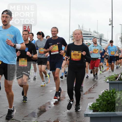 13.09.2026 - Kiel Lauf Andreas Tolksdorf http://msf.ph/oto/10402601 13.09.2026 11:01:39 Kiellinie 190, 38, 3193, 39, 4810, 2823 meine-sportfotos.de