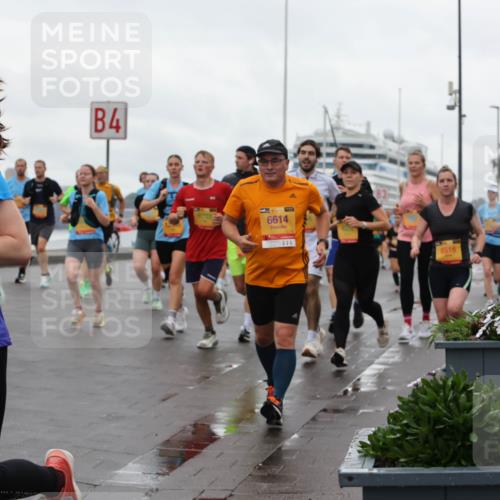13.09.2026 - Kiel Lauf Andreas Tolksdorf http://msf.ph/oto/10402651 13.09.2026 11:02:00 Kiellinie 38, 42, 2040, 4, 3, 6614, 6516 meine-sportfotos.de