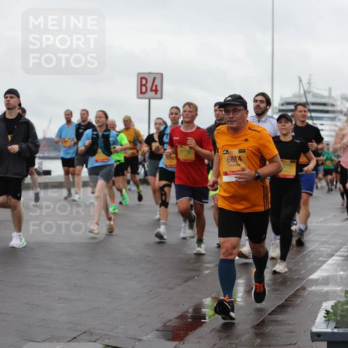 13.09.2026 - Kiel Lauf Andreas Tolksdorf http://msf.ph/oto/10402661 13.09.2026 11:02:00 Kiellinie 4, 6748, 6614, 272, 6516 meine-sportfotos.de