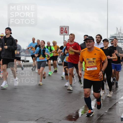 13.09.2026 - Kiel Lauf Andreas Tolksdorf http://msf.ph/oto/10402664 13.09.2026 11:02:00 Kiellinie 4, 5748, 6614, 000, 6516 meine-sportfotos.de