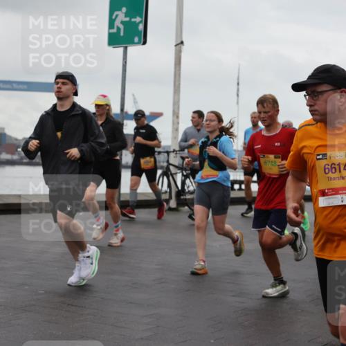 13.09.2026 - Kiel Lauf Andreas Tolksdorf http://msf.ph/oto/10402690 13.09.2026 11:02:01 Kiellinie 5748, 2, 28, 6614, 4 meine-sportfotos.de