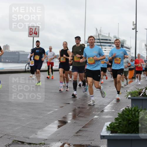 13.09.2026 - Kiel Lauf Andreas Tolksdorf http://msf.ph/oto/10402740 13.09.2026 11:02:15 Kiellinie 7272, 4, 7220, 4560, 9903 meine-sportfotos.de