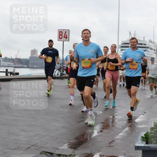 13.09.2026 - Kiel Lauf Andreas Tolksdorf http://msf.ph/oto/10402760 13.09.2026 11:02:15 Kiellinie 8430, 35, 7272, 4, 4560, 2869, 9903 meine-sportfotos.de