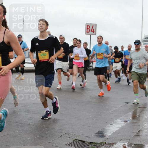 13.09.2026 - Kiel Lauf Andreas Tolksdorf http://msf.ph/oto/10402767 13.09.2026 11:02:18 Kiellinie 1394, 2869, 4, 3856, 1771 meine-sportfotos.de