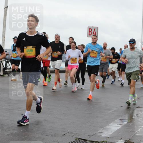13.09.2026 - Kiel Lauf Andreas Tolksdorf http://msf.ph/oto/10402772 13.09.2026 11:02:19 Kiellinie 38, 83, 38, 3856, 8860, 4, 1771, 12518 meine-sportfotos.de