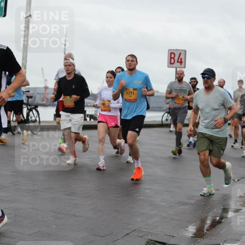 13.09.2026 - Kiel Lauf Andreas Tolksdorf http://msf.ph/oto/10402785 13.09.2026 11:02:19 Kiellinie 0429, 38, 3856, 1771, 4 meine-sportfotos.de
