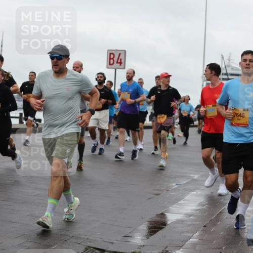 13.09.2026 - Kiel Lauf Andreas Tolksdorf http://msf.ph/oto/10402798 13.09.2026 11:02:20 Kiellinie 38, 771, 60, 861, 4, 897, 696, 38, 7645 meine-sportfotos.de