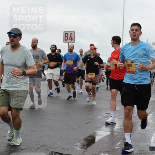 13.09.2026 - Kiel Lauf Andreas Tolksdorf http://msf.ph/oto/10402805 13.09.2026 11:02:20 Kiellinie 7645 meine-sportfotos.de