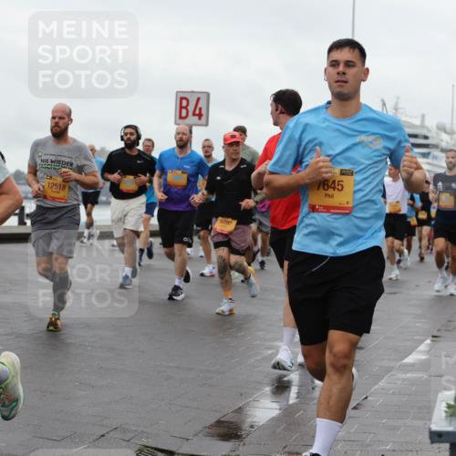 13.09.2026 - Kiel Lauf Andreas Tolksdorf http://msf.ph/oto/10402812 13.09.2026 11:02:21 Kiellinie 24, 12518, 4, 8897, 7645 meine-sportfotos.de