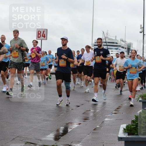 13.09.2026 - Kiel Lauf Andreas Tolksdorf http://msf.ph/oto/10402818 13.09.2026 11:02:22 Kiellinie 8897, 2871, 3261, 4, 7151 meine-sportfotos.de