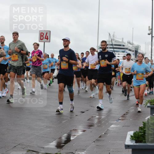 13.09.2026 - Kiel Lauf Andreas Tolksdorf http://msf.ph/oto/10402819 13.09.2026 11:02:22 Kiellinie 8897, 2871, 3261, 4, 715 meine-sportfotos.de