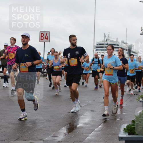 13.09.2026 - Kiel Lauf Andreas Tolksdorf http://msf.ph/oto/10402833 13.09.2026 11:02:23 Kiellinie 1488, 3261, 2871, 4, 23, 9953 meine-sportfotos.de