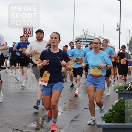 13.09.2026 - Kiel Lauf Andreas Tolksdorf http://msf.ph/oto/10402881 13.09.2026 11:02:25 Kiellinie 8490, 715, 4, 400, 38, 9953, 4134 meine-sportfotos.de