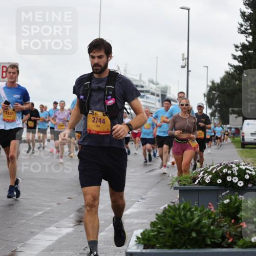 13.09.2026 - Kiel Lauf Andreas Tolksdorf http://msf.ph/oto/10402964 13.09.2026 11:02:56 Kiellinie 5701, 7485, 38, 2744 meine-sportfotos.de
