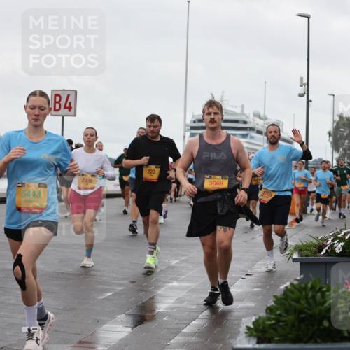 13.09.2026 - Kiel Lauf Andreas Tolksdorf http://msf.ph/oto/10403019 13.09.2026 11:03:03 Kiellinie 9, 5443, 4, 2335, 223, 38, 3669, 4795 meine-sportfotos.de