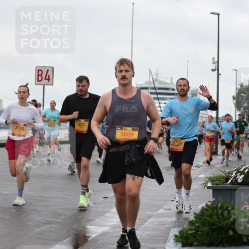 13.09.2026 - Kiel Lauf Andreas Tolksdorf http://msf.ph/oto/10403038 13.09.2026 11:03:04 Kiellinie 4, 4, 39, 5443, 2335, 223, 3669, 4795 meine-sportfotos.de