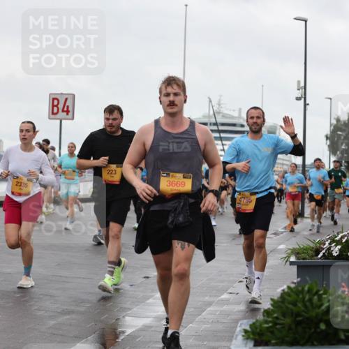 13.09.2026 - Kiel Lauf Andreas Tolksdorf http://msf.ph/oto/10403039 13.09.2026 11:03:04 Kiellinie 443, 2335, 4, 223, 38, 3669, 4795 meine-sportfotos.de