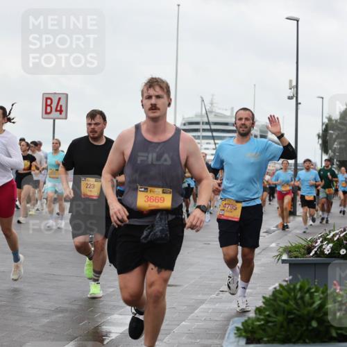 13.09.2026 - Kiel Lauf Andreas Tolksdorf http://msf.ph/oto/10403043 13.09.2026 11:03:04 Kiellinie 4, 2335, 223, 4, 384, 3669, 4795 meine-sportfotos.de