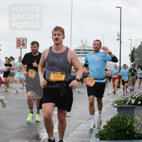 13.09.2026 - Kiel Lauf Andreas Tolksdorf http://msf.ph/oto/10403047 13.09.2026 11:03:05 Kiellinie 4, 2335, 39, 223, 4, 38, 40, 3669, 38, 4795 meine-sportfotos.de