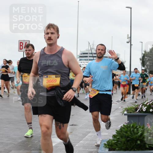 13.09.2026 - Kiel Lauf Andreas Tolksdorf http://msf.ph/oto/10403051 13.09.2026 11:03:05 Kiellinie 39, 2335, 223, 3669, 4795 meine-sportfotos.de