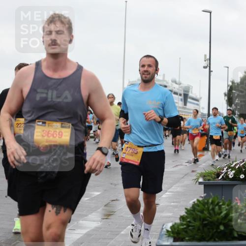 13.09.2026 - Kiel Lauf Andreas Tolksdorf http://msf.ph/oto/10403061 13.09.2026 11:03:05 Kiellinie 39, 223, 3669, 4795 meine-sportfotos.de