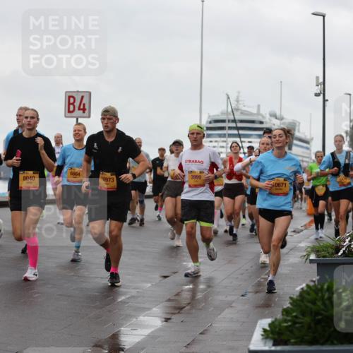 13.09.2026 - Kiel Lauf Andreas Tolksdorf http://msf.ph/oto/10403137 13.09.2026 11:03:13 Kiellinie 4, 5303, 6664, 8040, 10973, 3999, 0671, 6471, 11436 meine-sportfotos.de