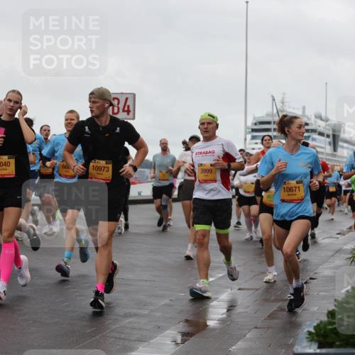 13.09.2026 - Kiel Lauf Andreas Tolksdorf http://msf.ph/oto/10403153 13.09.2026 11:03:14 Kiellinie 5303, 84, 8040, 660, 39, 10973, 3999, 965, 39, 10671, 6477, 11436 meine-sportfotos.de