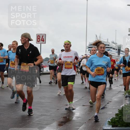 13.09.2026 - Kiel Lauf Andreas Tolksdorf http://msf.ph/oto/10403157 13.09.2026 11:03:14 Kiellinie 6664, 38, 10973, 5303, 8040, 4, 3999, 39, 10671, 6477, 11436, 12 meine-sportfotos.de