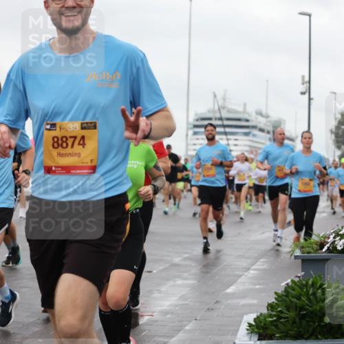 13.09.2026 - Kiel Lauf Andreas Tolksdorf http://msf.ph/oto/10403204 13.09.2026 11:03:18 Kiellinie 3818, 4, 38, 8874, 1676 meine-sportfotos.de