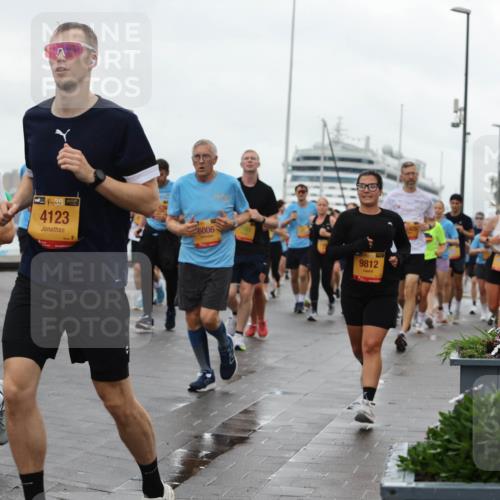 13.09.2026 - Kiel Lauf Andreas Tolksdorf http://msf.ph/oto/10403363 13.09.2026 11:03:29 Kiellinie 8, 12609, 38, 4123, 6006, 9812 meine-sportfotos.de