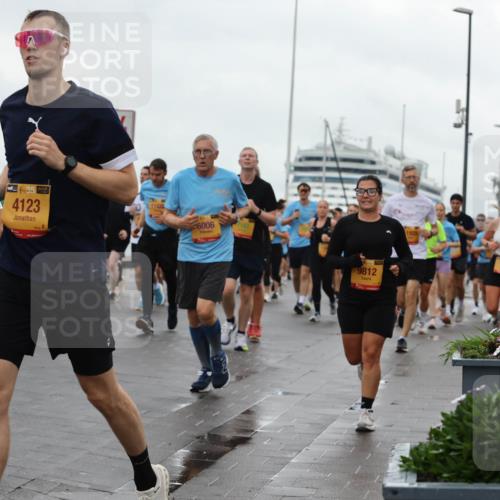 13.09.2026 - Kiel Lauf Andreas Tolksdorf http://msf.ph/oto/10403364 13.09.2026 11:03:29 Kiellinie 38, 4123, 1142, 6006, 1, 9812, 1925 meine-sportfotos.de