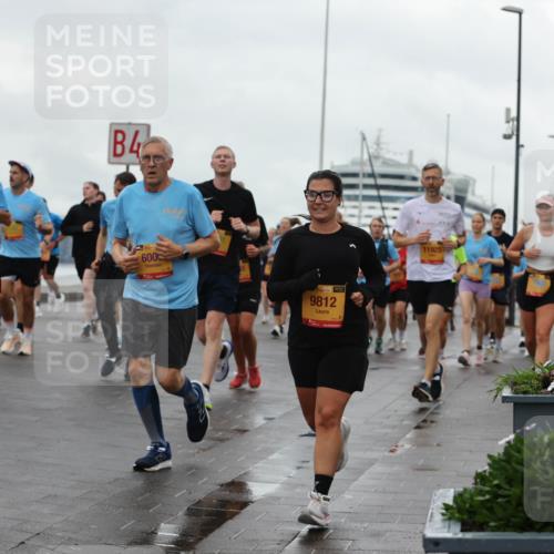13.09.2026 - Kiel Lauf Andreas Tolksdorf http://msf.ph/oto/10403381 13.09.2026 11:03:30 Kiellinie 1324, 4, 600, 39, 9812, 11925 meine-sportfotos.de