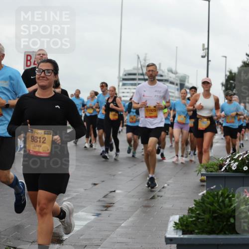 13.09.2026 - Kiel Lauf Andreas Tolksdorf http://msf.ph/oto/10403398 13.09.2026 11:03:30 Kiellinie 7137, 60, 38, 9812, 11925 meine-sportfotos.de