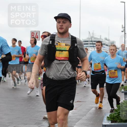 13.09.2026 - Kiel Lauf Andreas Tolksdorf http://msf.ph/oto/10403505 13.09.2026 11:03:45 Kiellinie 8900, 4, 4, 38, 6566, 9241, 5728 meine-sportfotos.de