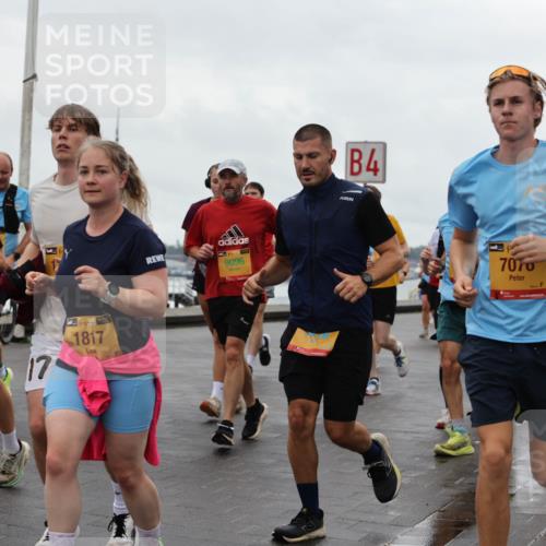 13.09.2026 - Kiel Lauf Andreas Tolksdorf http://msf.ph/oto/10403539 13.09.2026 11:03:49 Kiellinie 17, 39, 1817, 9096, 4, 7070, 124 meine-sportfotos.de