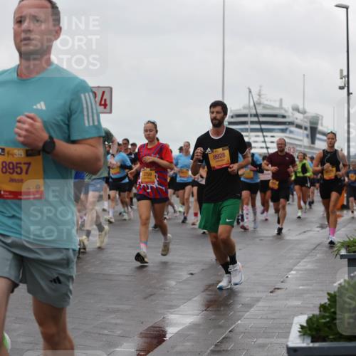 13.09.2026 - Kiel Lauf Andreas Tolksdorf http://msf.ph/oto/10403586 13.09.2026 11:03:53 Kiellinie 38, 8957, 10282, 8928, 3759 meine-sportfotos.de