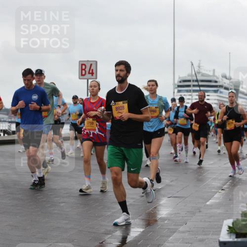 13.09.2026 - Kiel Lauf Andreas Tolksdorf http://msf.ph/oto/10403590 13.09.2026 11:03:54 Kiellinie 4, 6389, 3759, 8928, 2760, 6529, 80 meine-sportfotos.de