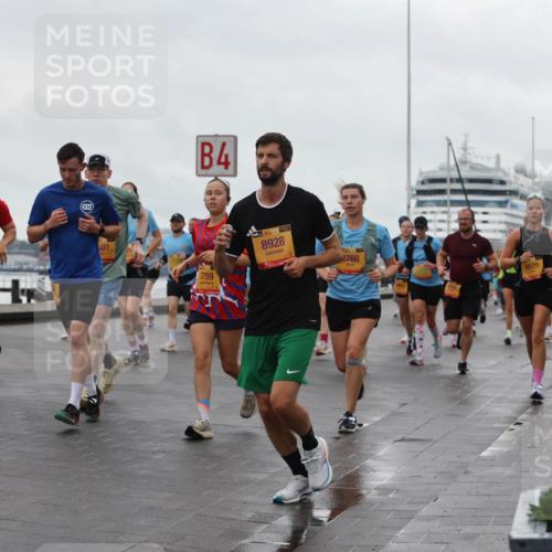 13.09.2026 - Kiel Lauf Andreas Tolksdorf http://msf.ph/oto/10403592 13.09.2026 11:03:54 Kiellinie 5389, 801, 4, 3759, 38, 8928, 2760, 6529 meine-sportfotos.de