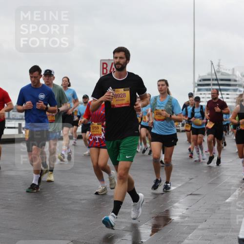 13.09.2026 - Kiel Lauf Andreas Tolksdorf http://msf.ph/oto/10403596 13.09.2026 11:03:54 Kiellinie 6389, 3759, 1138, 8928 meine-sportfotos.de