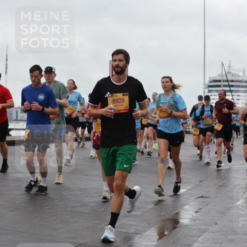 13.09.2026 - Kiel Lauf Andreas Tolksdorf http://msf.ph/oto/10403599 13.09.2026 11:03:54 Kiellinie 638, 1453, 375, 8928, 6529 meine-sportfotos.de