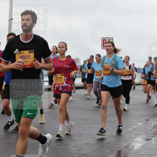 13.09.2026 - Kiel Lauf Andreas Tolksdorf http://msf.ph/oto/10403617 13.09.2026 11:03:55 Kiellinie 4, 38, 8928, 3759, 8182, 2760, 11634, 529 meine-sportfotos.de