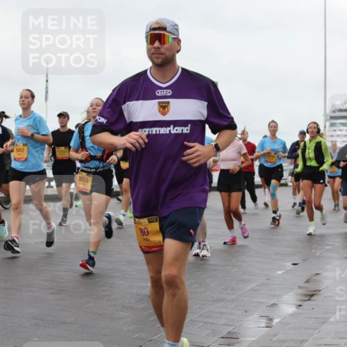 13.09.2026 - Kiel Lauf Andreas Tolksdorf http://msf.ph/oto/10403668 13.09.2026 11:03:58 Kiellinie 5412, 3653, 39, 80, 12181, 6343, 83 meine-sportfotos.de