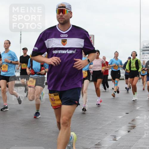 13.09.2026 - Kiel Lauf Andreas Tolksdorf http://msf.ph/oto/10403670 13.09.2026 11:03:58 Kiellinie 3604, 7809, 5412, 3653, 397, 274, 6343, 83 meine-sportfotos.de