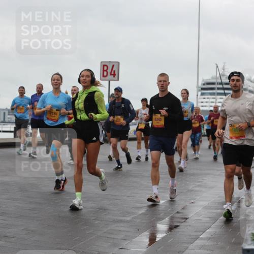 13.09.2026 - Kiel Lauf Andreas Tolksdorf http://msf.ph/oto/10403714 13.09.2026 11:04:00 Kiellinie 12181, 4, 6343, 378, 760, 7236, 23 meine-sportfotos.de