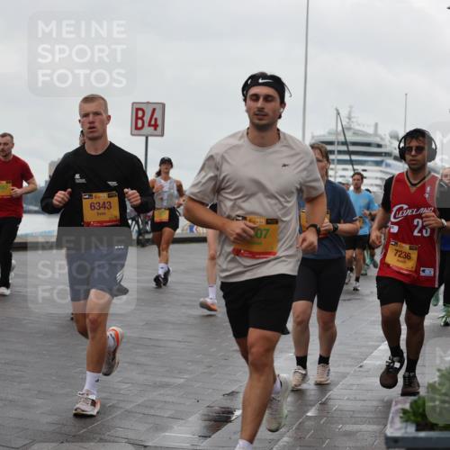 13.09.2026 - Kiel Lauf Andreas Tolksdorf http://msf.ph/oto/10403742 13.09.2026 11:04:01 Kiellinie 7067, 38, 6343, 4, 38, 07, 39, 7236, 25 meine-sportfotos.de
